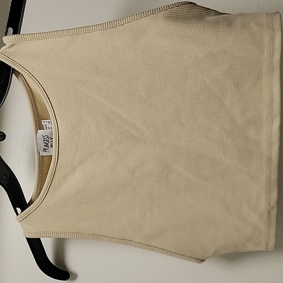 Princess Polly Cropped Tank - Picture 2 of 4